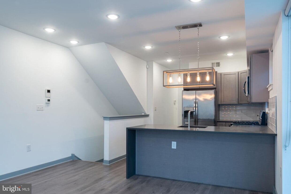 419 W Berks St Unit 1, Philadelphia, PA 19122 Room for Rent in