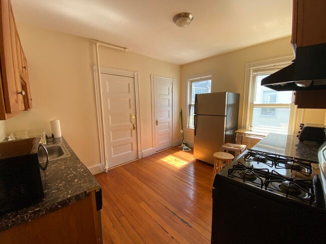Building Photo - 43 Teele Ave