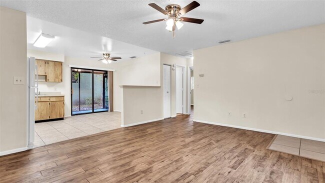Foto del edificio - 619 2nd Ave NE