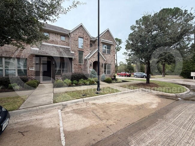 Building Photo - 2200 Zenith Ave