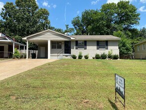 Building Photo - 3968 Hammett Dr