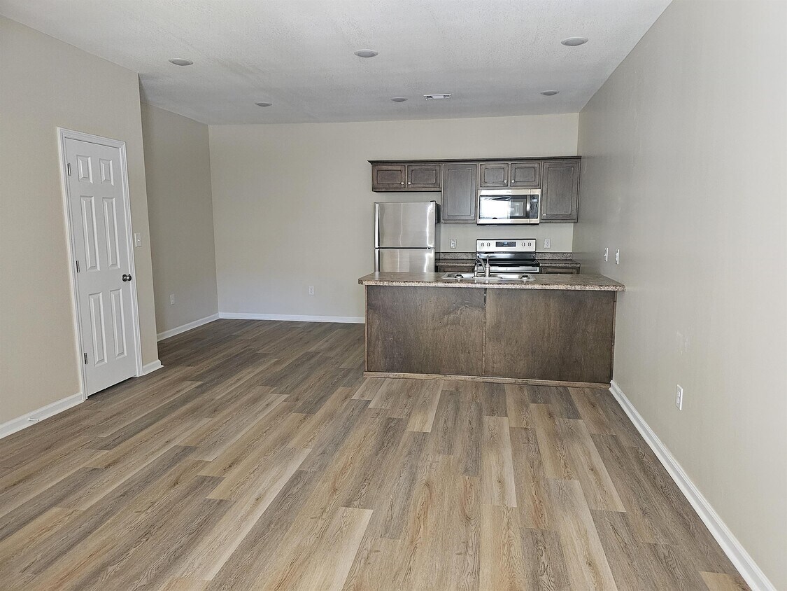 824 N 4th St Unit D, Paragould, AR 72450 Room for Rent in Paragould