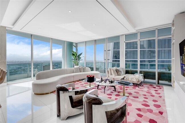 Foto del edificio - 900 Biscayne Blvd