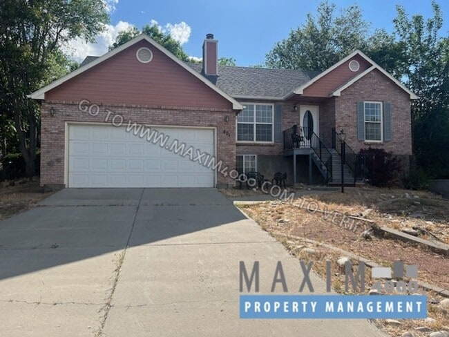 Photo - 401 E Mayfield Dr House