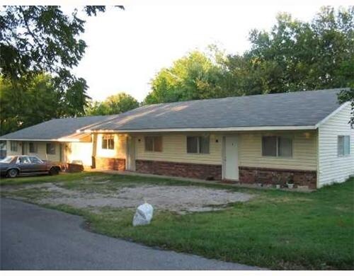 Primary Photo - 202 NW J St