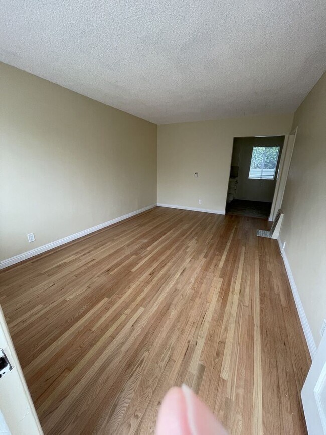 Foto del edificio - 570-574 W. 18th Street