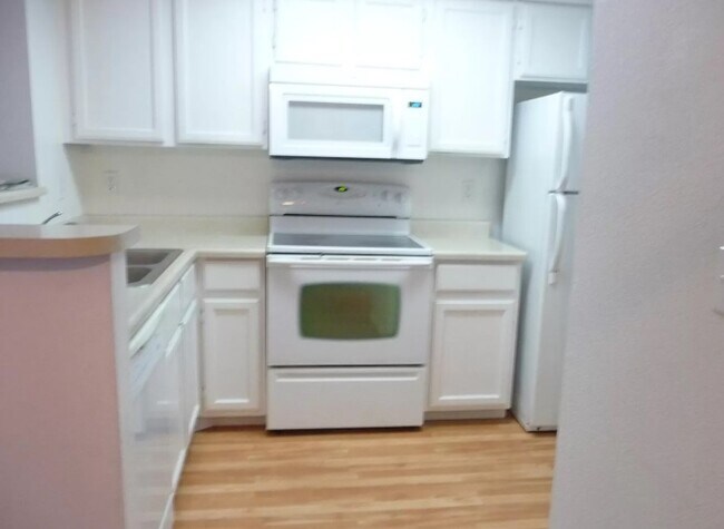 Building Photo - 5934 Gunbarrel Ave