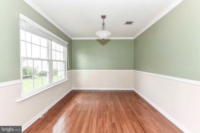 Foto del edificio - 10135 Forest Hill Cir