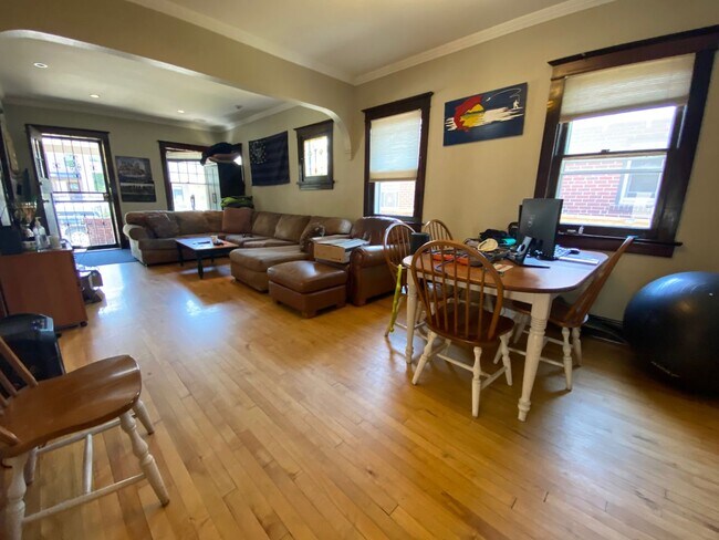 Foto del edificio - Aug 2025 - 4 Bedroom 2 Bathroom Wash Park ...