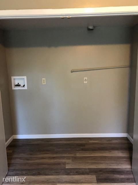 Building Photo - 3 br, 1.5 bath Townhome - 253 Locust Ln