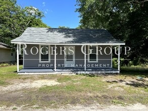 Building Photo - 724 Roberson St