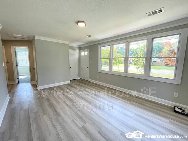 Foto del edificio - 1321 Hodges Ferry Rd