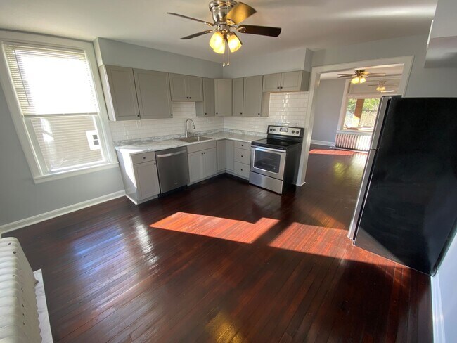 Foto del edificio - Large, Three-Bedroom Home in Devou Park