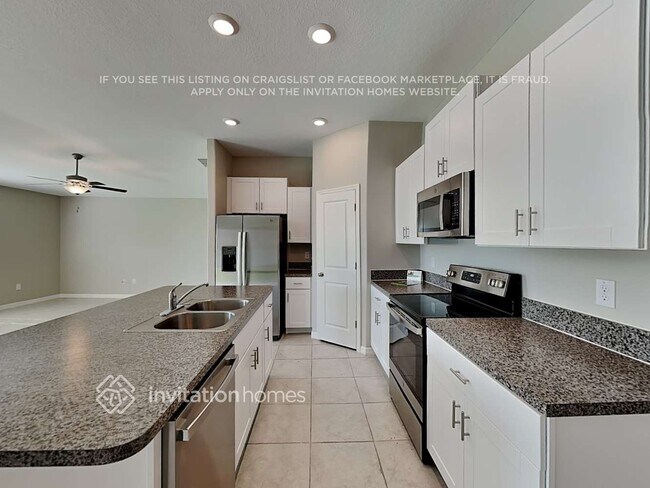 Foto del edificio - 1573 Blue Rose Dr