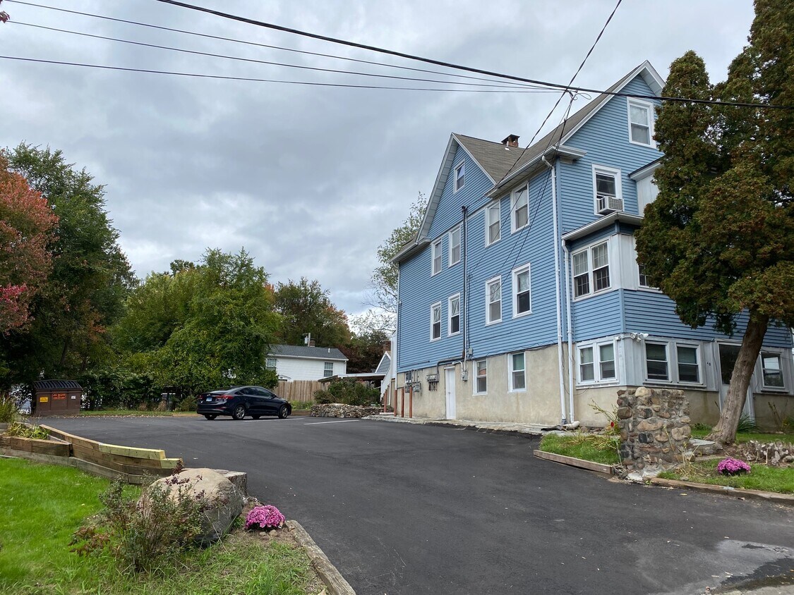 48 Allen Ave Unit A, Wallingford, CT 06492 Apartments in Wallingford