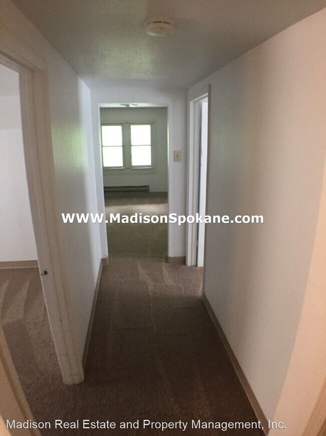 Foto del edificio - 1317 W Augusta Ave