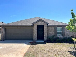 Building Photo - 2908 Firefly Dr