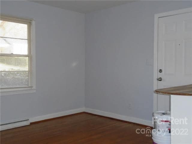 Building Photo - 2420 Shamrock Dr