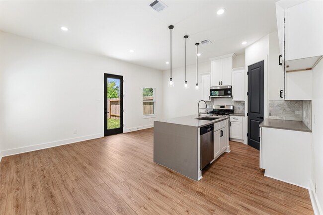 Foto del edificio - 3620 Mt Pleasant St