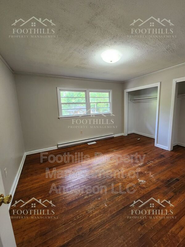 Foto del edificio - 204 Pine Ln