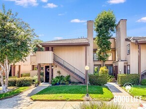 Building Photo - 6540 College Grove Dr