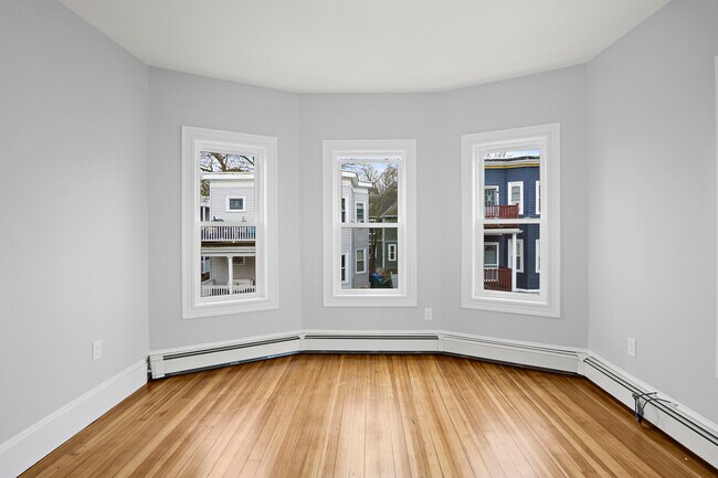 Building Photo - 38 Woodford St