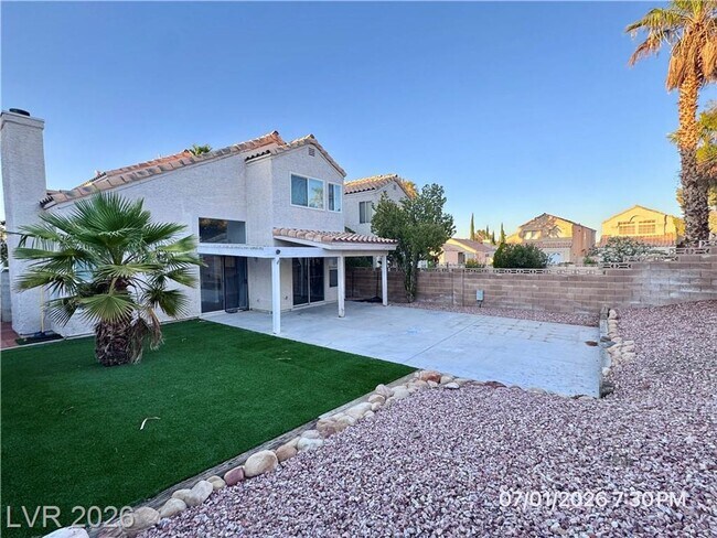 Foto del edificio - Beautiful Desert Shores Home with Remodeled Kitchen & Fireplace