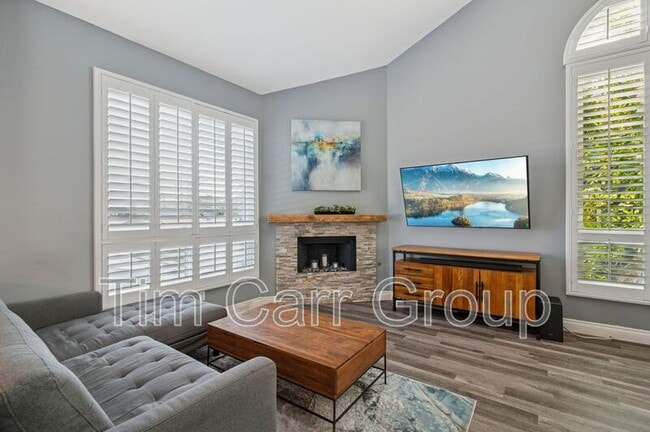 Building Photo - 350 Avocado St