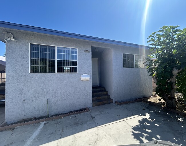 Building Photo - 1153 W 22nd St