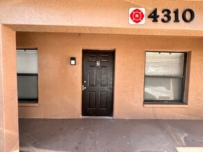 Building Photo - 4310 Santa Barbara Blvd