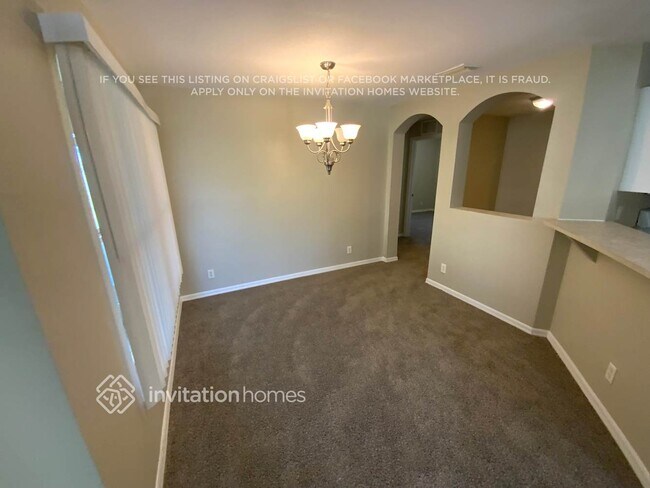 Building Photo - 425 SE 13th Ct