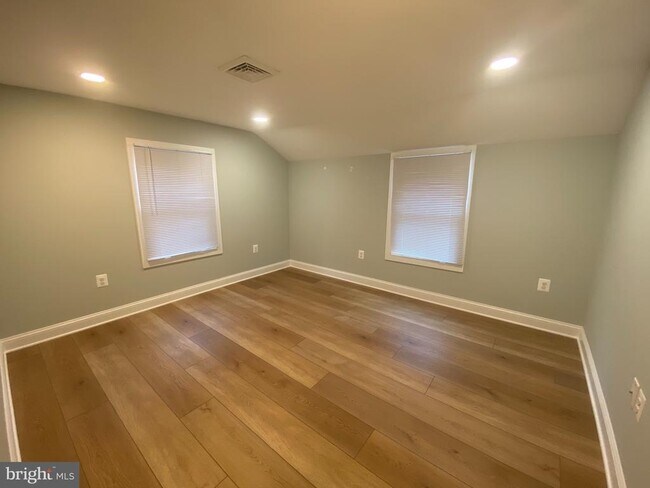 Foto del edificio - 538 Durham Rd
