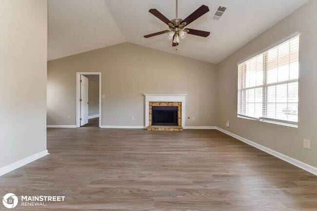 Foto del edificio - 138 Michelle Dr, McDonough, GA 30252