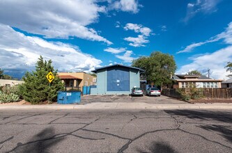 Building Photo - 206 Princeton Dr SE