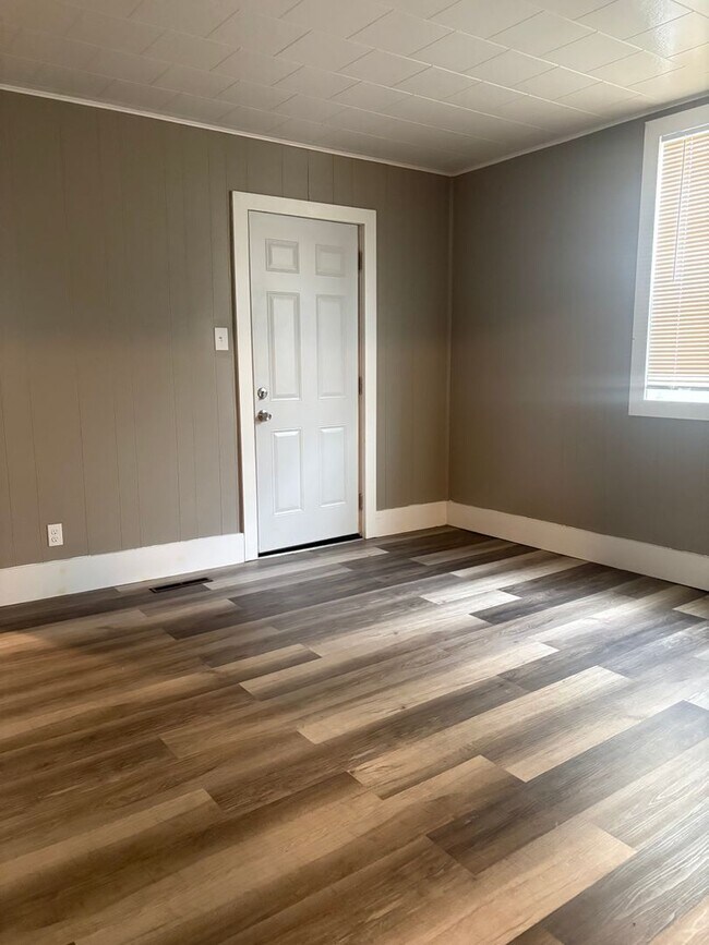 Foto del edificio - Newly updated two bedroom house