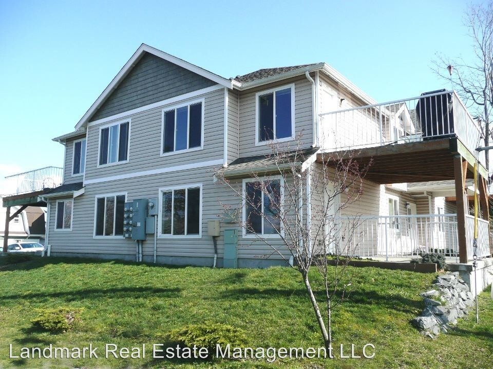 Primary Photo - 401 Lakeway Dr