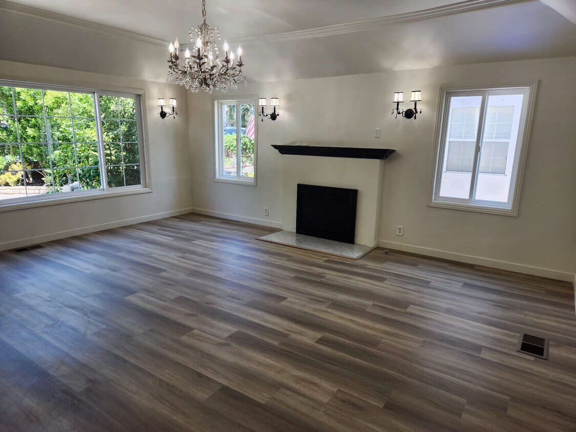 Primary Photo - 3038 Altura Ave
