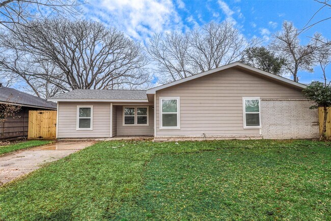 Foto del edificio - 5755 Heron Dr