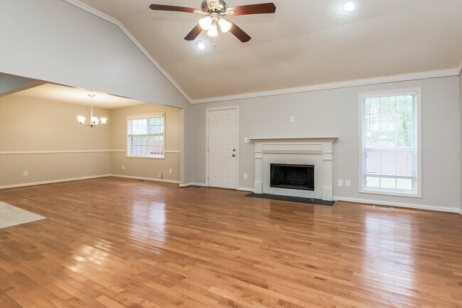 Foto del edificio - 2663 Candler Dr