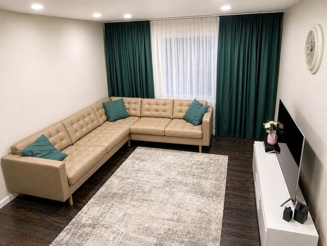 Building Photo - 6723 Via Regina