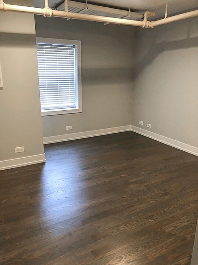 Building Photo - 1929 W Winona St