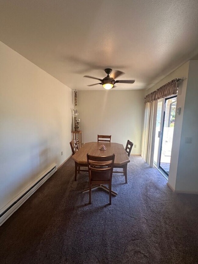 Foto del edificio - 1476 Glenwood Dr