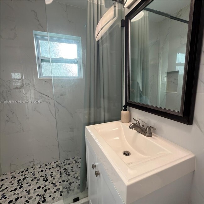 Building Photo - 1850 SW 73rd Court Rd