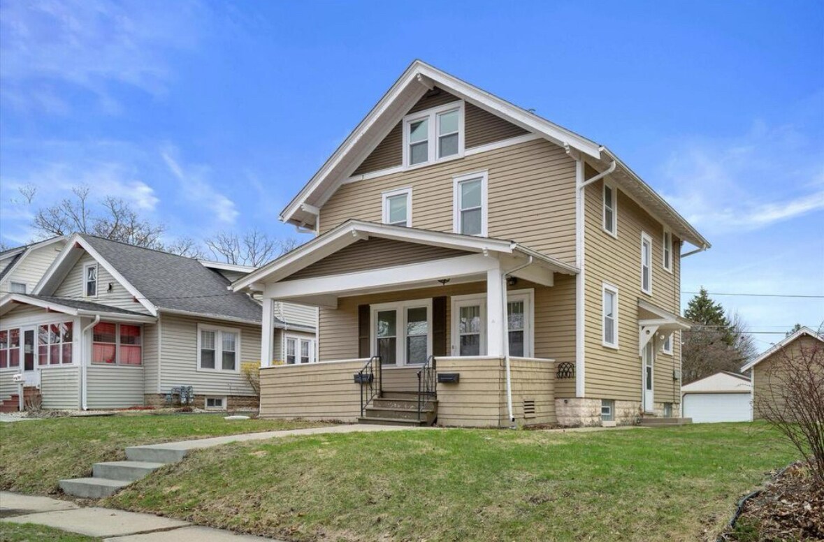 Primary Photo - 137 W Newhall Ave