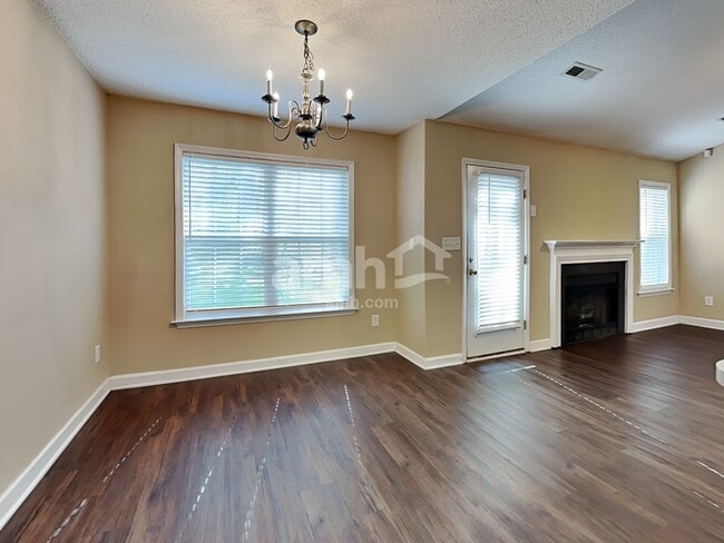 Building Photo - 125 Fiddlers Run Ct