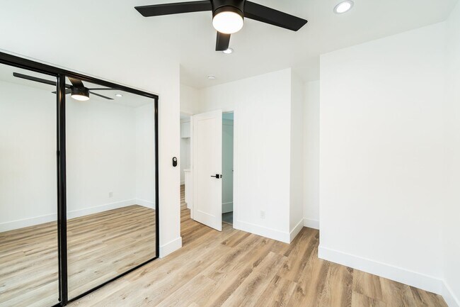 Foto del edificio - 7020 Schroll St