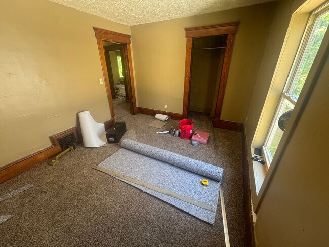 Building Photo - 835 Kenmore Blvd