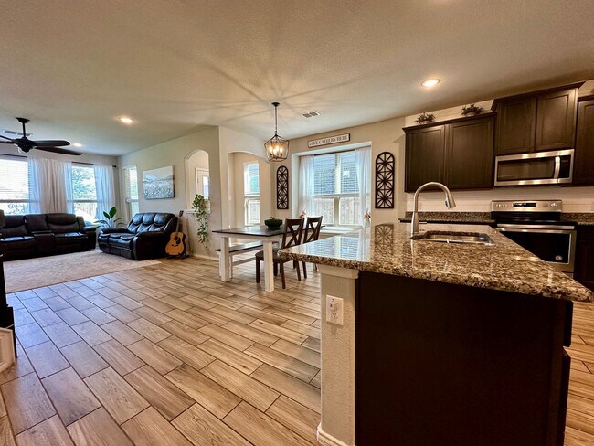 Building Photo - 7508 Gangway Dr