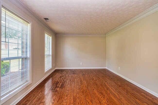 Foto del edificio - 1190 Folkstone Dr