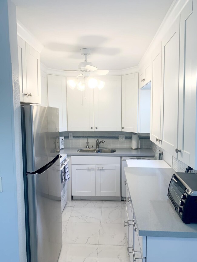 Building Photo - 52 Easthampton C